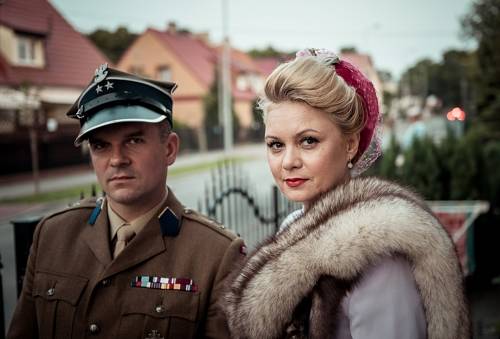 Portret kobiety z żołnierzem