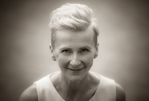 Portret uśmiechniętej kobiety